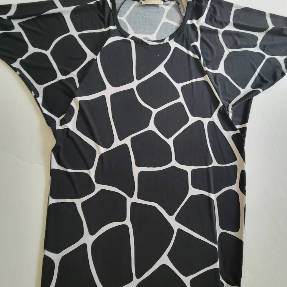 Michael Kors Animal Print Midi Dress. - Picture 3 of 8